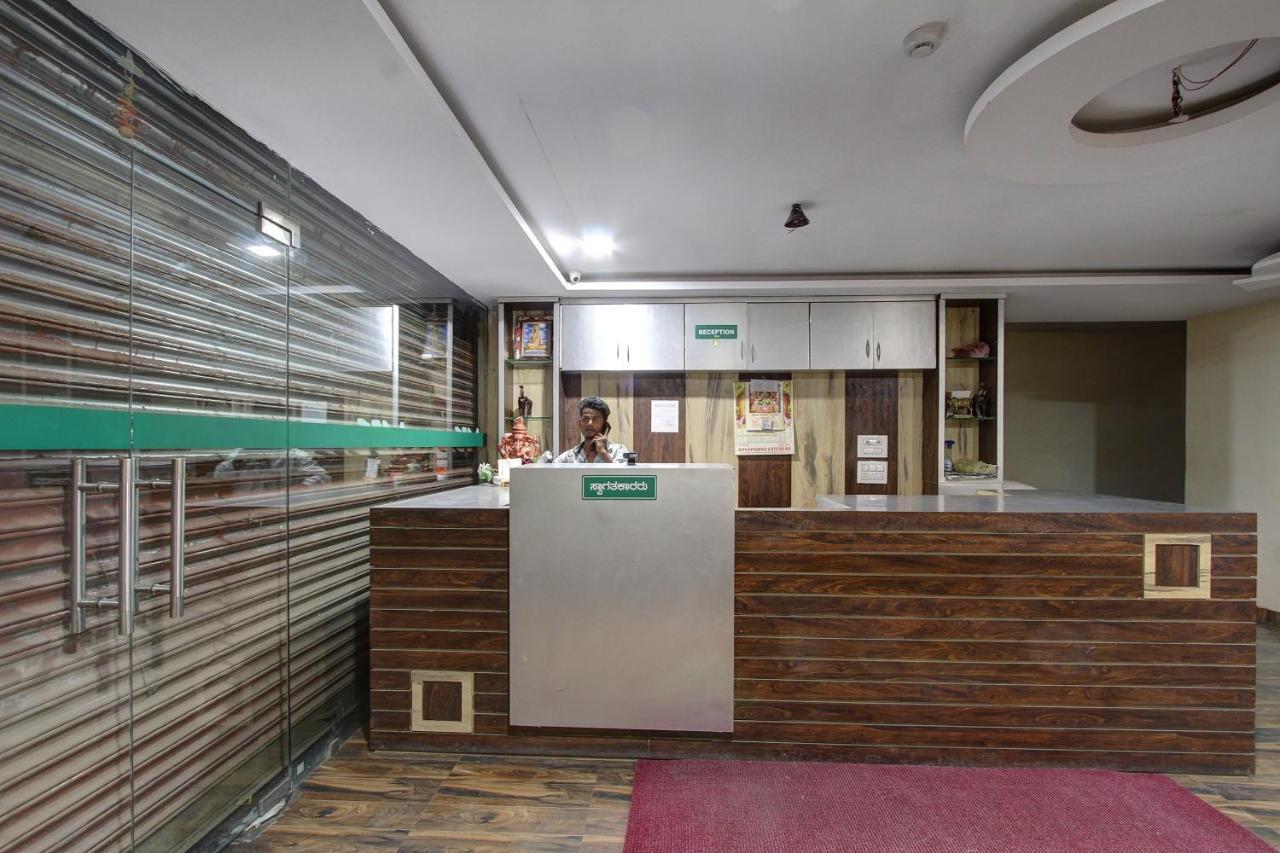 OYO38566Mk酒店和小屋 古尔伯加 外观 照片